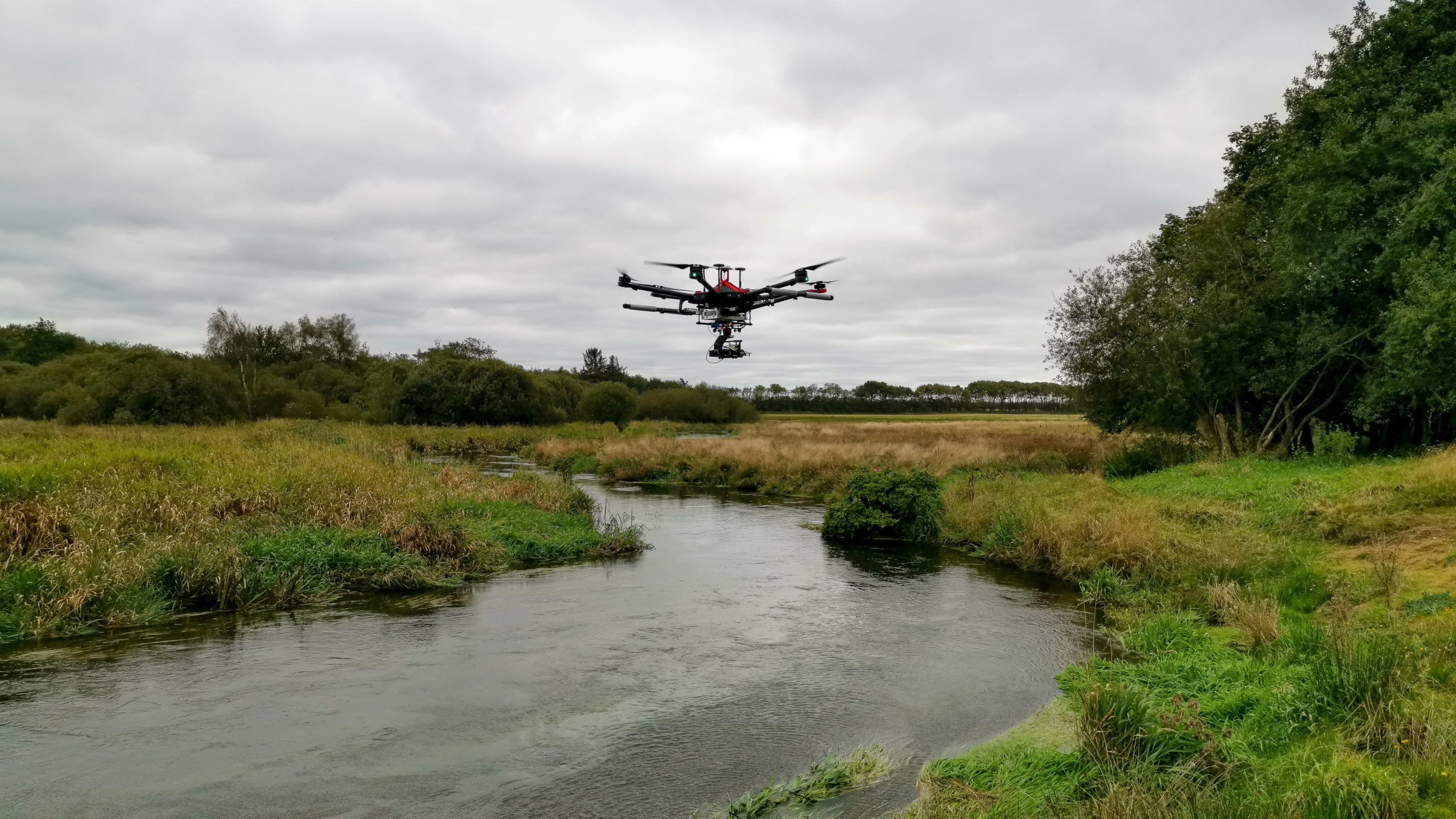 19. maj 2021: Hvad kan droner bidrage med ved undersøgelse af jordforureningers påvirkning af overfladevand –  “Gå hjem møde”  –  On line